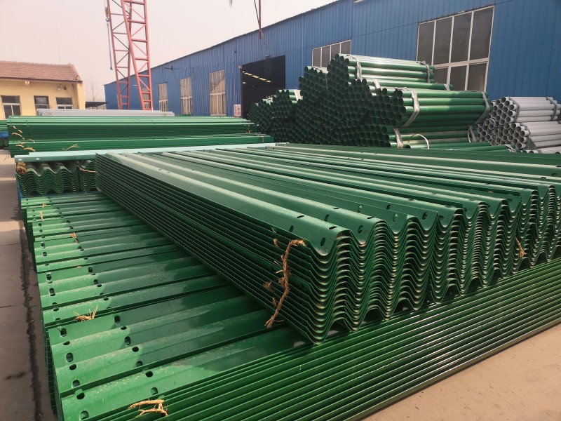 材質q235護欄多少錢一米_交通安全設施_安全/防護_產(chǎn)品_企騰網(wǎng)工廠優(yōu)